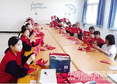 网络中国节·春节丨2024年琼海市迎新春文艺惠民活动举办 挥毫送春联 墨香添年